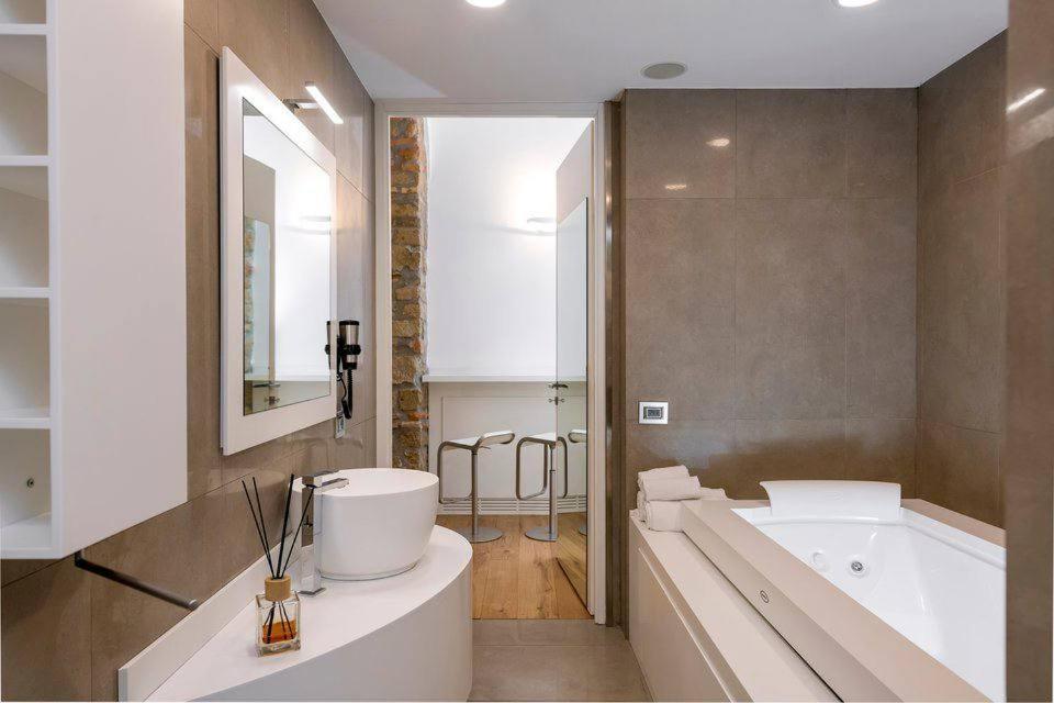 ローマColosseo Loft Con Jacuzziアパートメント エクステリア 写真